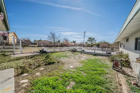 Exterior - 14171 Tehachapi, Apple Valley, CA 92307 photo 6 of 17