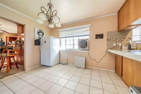 Kitchen - 14171 Tehachapi, Apple Valley, CA 92307 photo 3 of 4