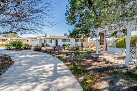 Exterior - 14171 Tehachapi, Apple Valley, CA 92307 photo 2 of 17