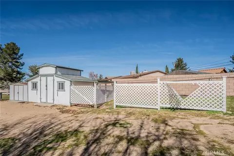 Exterior - 14171 Tehachapi, Apple Valley, CA 92307 photo 11 of 17