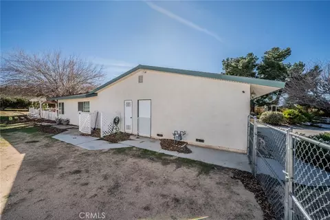 Exterior - 14171 Tehachapi, Apple Valley, CA 92307 photo 12 of 17