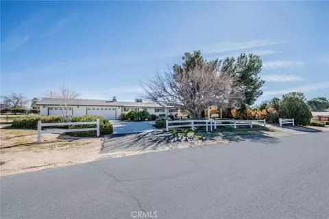 Exterior - 14171 Tehachapi, Apple Valley, CA 92307 photo 5 of 17
