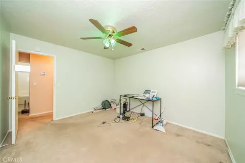 Bedroom - 14171 Tehachapi, Apple Valley, CA 92307 photo 2 of 6