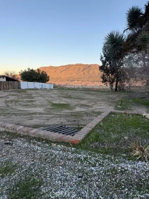 7685 Calpella, Hesperia, CA 92345 photo 2