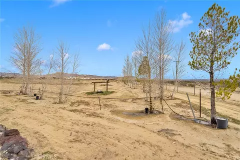 Exterior - 47424 Paddington, Landers, CA 92285 photo 13 of 15