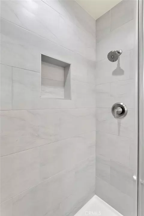 Bath - 47424 Paddington, Landers, CA 92285 photo 5 of 5