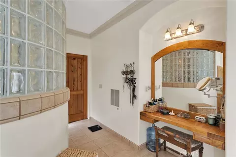Bath - 31024 Rabbit Springs Rd, Lucerne Valley, CA 92356 photo 8 of 12