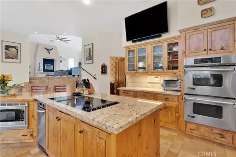 Kitchen - 31024 Rabbit Springs Rd, Lucerne Valley, CA 92356 photo 2 of 7