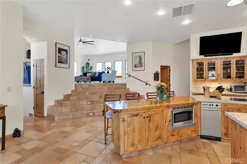 Kitchen - 31024 Rabbit Springs Rd, Lucerne Valley, CA 92356 photo 7 of 7