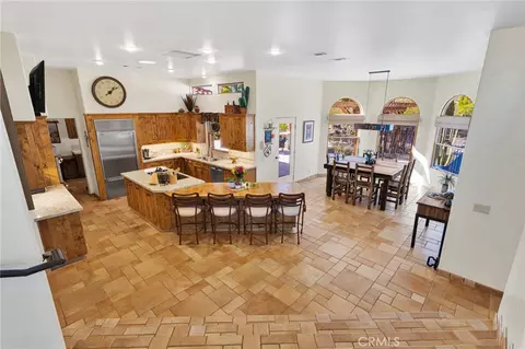Kitchen - 31024 Rabbit Springs Rd, Lucerne Valley, CA 92356 photo 3 of 7
