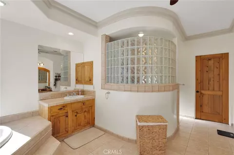 Bath - 31024 Rabbit Springs Rd, Lucerne Valley, CA 92356 photo 7 of 12