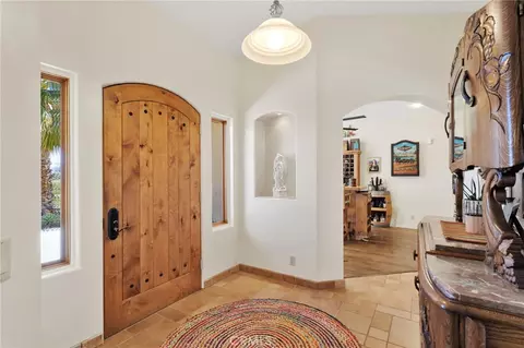 Entry Way - 31024 Rabbit Springs Rd, Lucerne Valley, CA 92356 photo 2 of 4