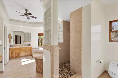 Bath - 31024 Rabbit Springs Rd, Lucerne Valley, CA 92356 photo 6 of 12