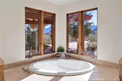 Bath - 31024 Rabbit Springs Rd, Lucerne Valley, CA 92356 photo 4 of 12