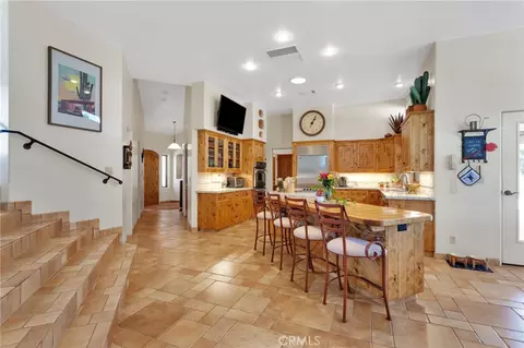 Kitchen - 31024 Rabbit Springs Rd, Lucerne Valley, CA 92356 photo 5 of 7