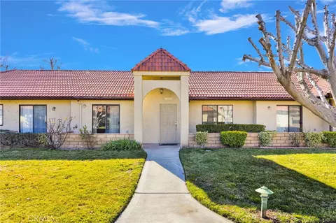 19228 Cottonwood Dr, Apple Valley, CA 92308
