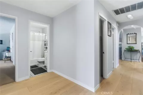 Entry Way - 7868 Arrowhead Lake Rd, Hesperia, CA 92345 photo 8 of 9
