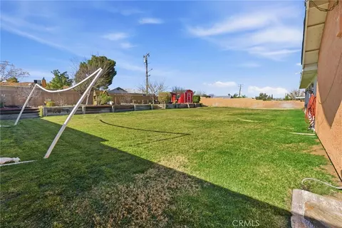 Exterior - 7868 Arrowhead Lake Rd, Hesperia, CA 92345 photo 6 of 11