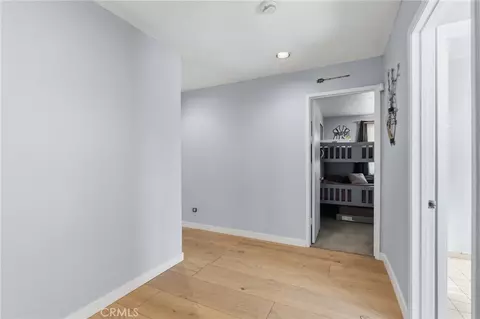 Entry Way - 7868 Arrowhead Lake Rd, Hesperia, CA 92345 photo 7 of 9