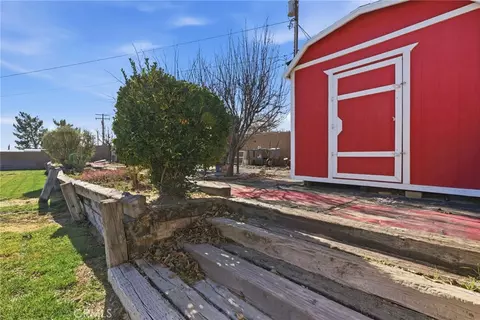 Exterior - 7868 Arrowhead Lake Rd, Hesperia, CA 92345 photo 9 of 11