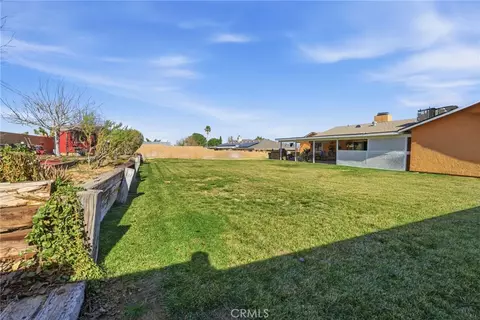 Exterior - 7868 Arrowhead Lake Rd, Hesperia, CA 92345 photo 7 of 11