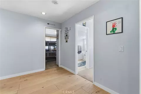 Entry Way - 7868 Arrowhead Lake Rd, Hesperia, CA 92345 photo 6 of 9