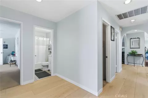 Entry Way - 7868 Arrowhead Lake Rd, Hesperia, CA 92345 photo 9 of 9