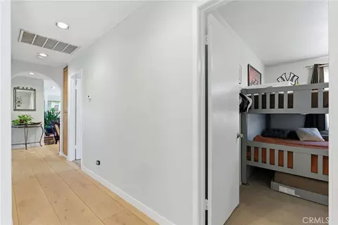 Entry Way - 7868 Arrowhead Lake Rd, Hesperia, CA 92345 photo 5 of 9
