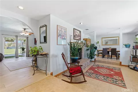 Entry Way - 7868 Arrowhead Lake Rd, Hesperia, CA 92345 photo 1 of 9