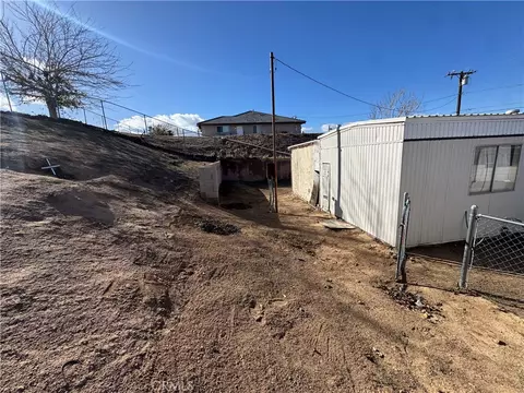 18966 Monterey, Hesperia, CA 92345 photo 4