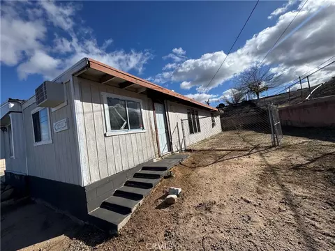 18966 Monterey, Hesperia, CA 92345 photo 2