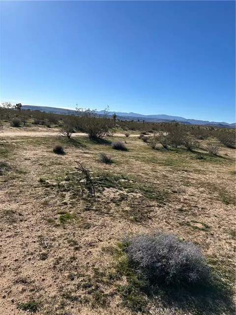 326 Surrey, Landers, CA 92285