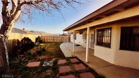 Exterior - 11911 Kiowa Rd, Apple Valley, CA 92308 photo 2 of 4