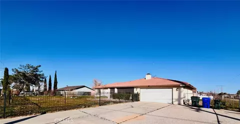 Exterior - 11911 Kiowa Rd, Apple Valley, CA 92308 photo 1 of 4