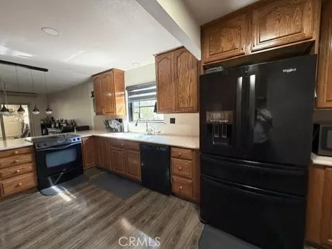 Kitchen - 1517 De Anza St, Barstow, CA 92311 photo 5 of 6