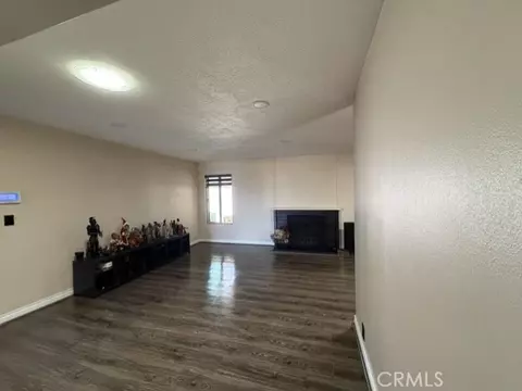 Living - 1517 De Anza St, Barstow, CA 92311 photo 2 of 6