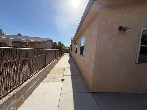 Exterior - 1517 De Anza St, Barstow, CA 92311 photo 4 of 9