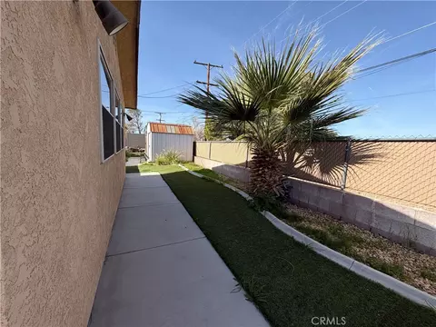 Exterior - 1517 De Anza St, Barstow, CA 92311 photo 3 of 9