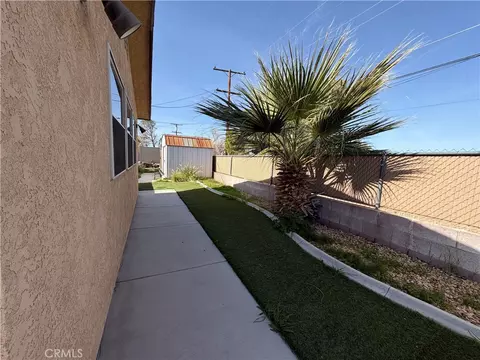 Exterior - 1517 De Anza St, Barstow, CA 92311 photo 3 of 9