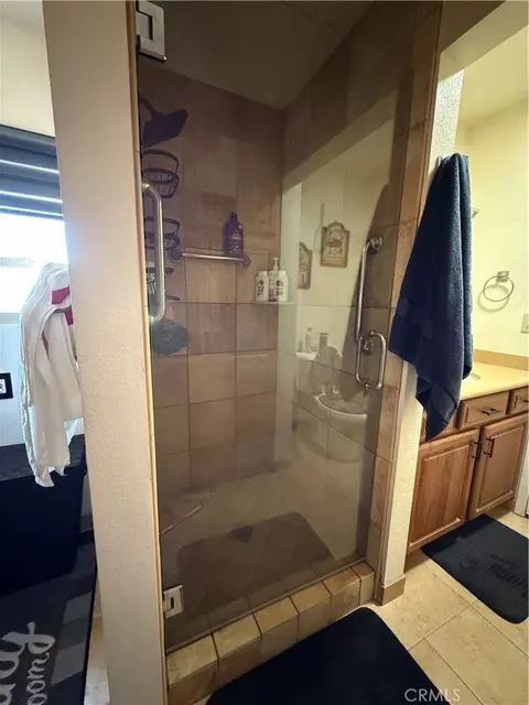 Bath - 1517 De Anza St, Barstow, CA 92311 photo 1 of 4
