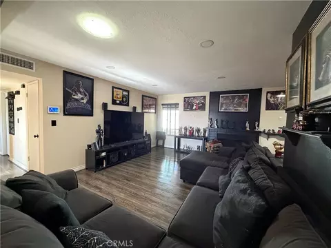 Living - 1517 De Anza St, Barstow, CA 92311 photo 2 of 5