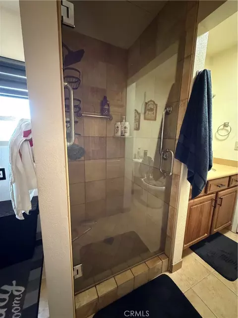 Bath - 1517 De Anza St, Barstow, CA 92311 photo 1 of 4