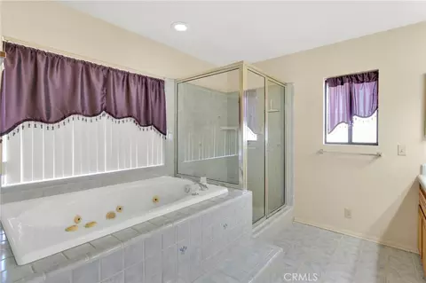 Bath - 16466 Tude, Apple Valley, CA 92307 photo 4 of 8