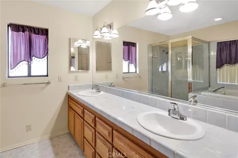 Bath - 16466 Tude, Apple Valley, CA 92307 photo 6 of 8