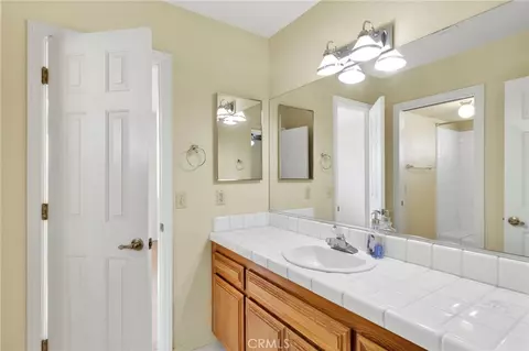 Bath - 16466 Tude, Apple Valley, CA 92307 photo 7 of 8