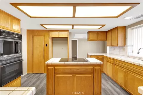 Kitchen - 16466 Tude, Apple Valley, CA 92307 photo 2 of 4