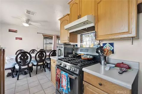 Kitchen - 35391 Western Dr, Barstow, CA 92311 photo 3 of 4