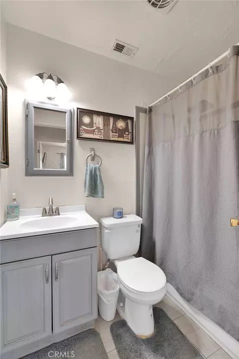 Bath - 35391 Western Dr, Barstow, CA 92311 photo 1 of 2