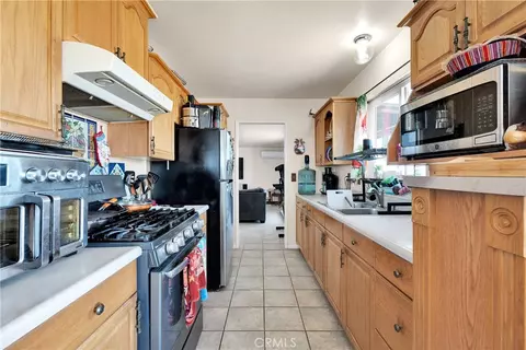 Kitchen - 35391 Western Dr, Barstow, CA 92311 photo 4 of 4