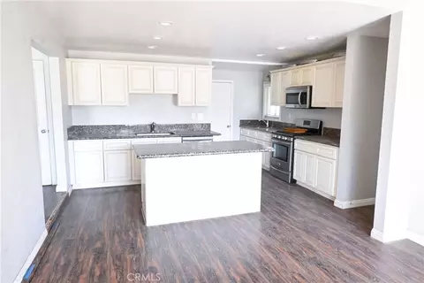 16300 Live Oak, Hesperia, CA 92345 photo 4